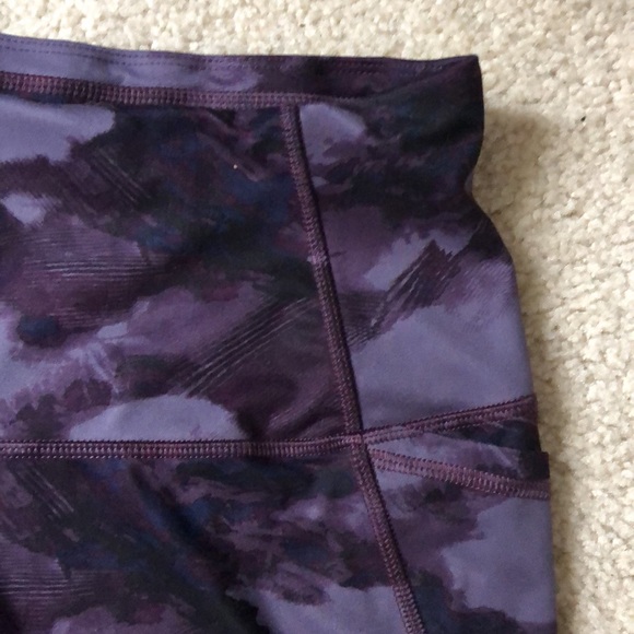 XXL All in motion purple camouflage leggings with pockets! - Picture 7 of 8